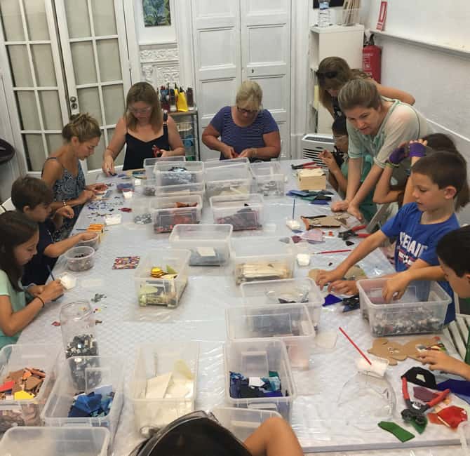 Bild Nr. 3 von Barcelona: Mosaikkurs in Trencadís - Lerne Gaudís Technik Aktivität in Barcelona, hochgeladen vom Anbieter