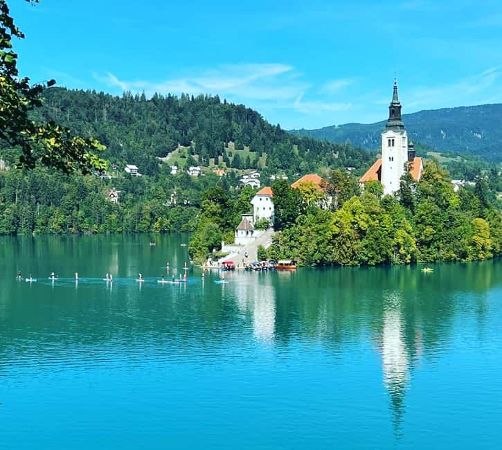 Immagine nº 1 di Da Lubiana: gita di un giorno al lago di Bled e alle grotte di Postumia attività a Postojna, caricata dal fornitore