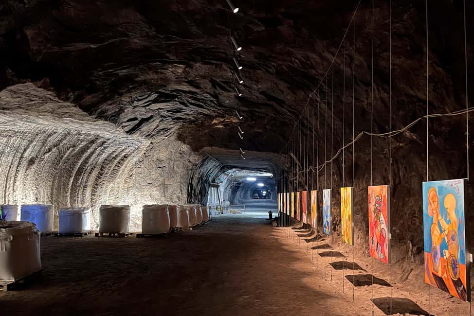 imagem n.2 de Loulé: Coleção de Arte de Santa Bárbara com Visita Guiada às Minas de Sal atividade em Loulé, carregada pelo fornecedor