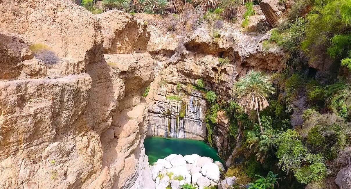 Immagine nº 6 di Mascate: tour privato di un'intera giornata a Wadi Mibam in auto 4x4 attività a Regione al-Sharqiyya, caricata dal fornitore