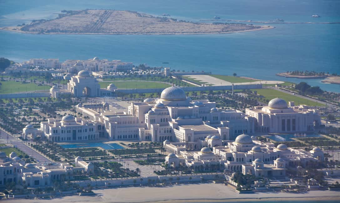 image n.7 of Abu Dhabi: Shared Helicopter Tour activity in Abu Dhabi, uploaded by supplier