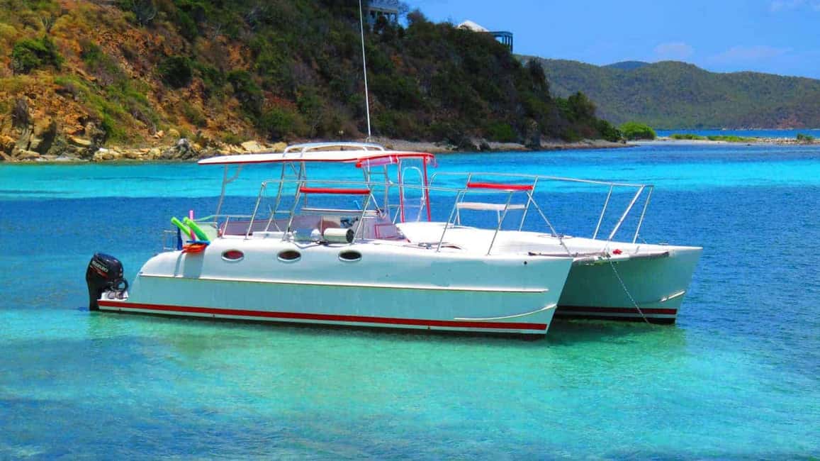 billede nr.2 af aktiviteten Thomas: Island Flyer privat katamaran strand og snorkling i Sankt Jan, uploadet af udbyder
