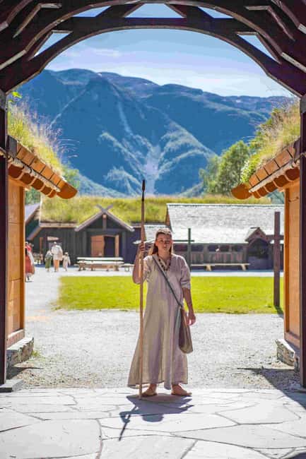 imagen n.º 16 de Bergen: Pueblo Vikingo, Crucero por el Nærøyfjorden y Ferrocarril de Flåm actividad en Flåm, subida por el proveedor