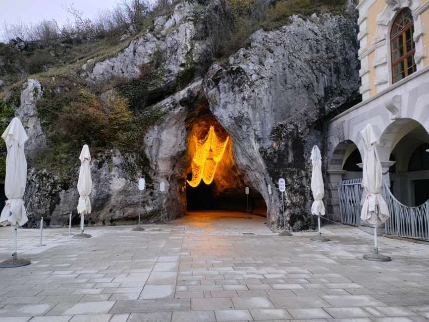 Immagine nº 5 di Da Lubiana: gita di un giorno al lago di Bled e alle grotte di Postumia attività a Postojna, caricata dal fornitore