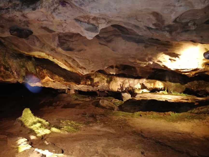 imagen n.º 5 de Desde Interlaken: Excursión a las Cuevas Beatus, el Lago Azul y el Lago de Thun actividad en Interlaken, subida por el proveedor