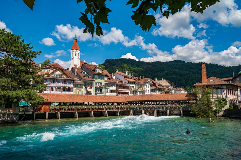 imagen n.º 11 de Desde Interlaken: Excursión a las Cuevas Beatus, el Lago Azul y el Lago de Thun actividad en Interlaken, subida por el proveedor