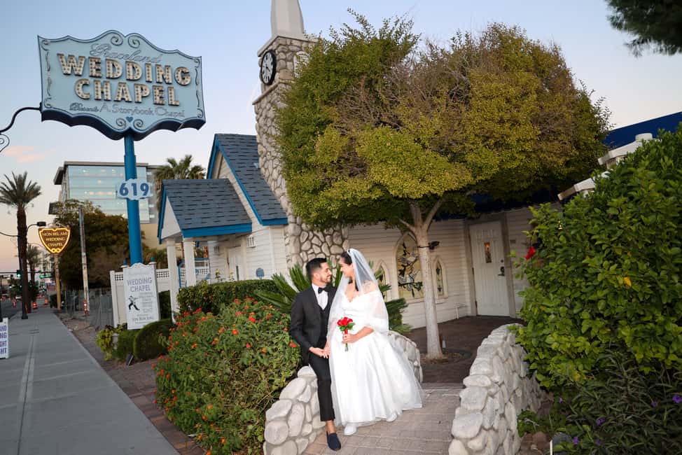 image n.3 of Las Vegas: Wedding or Vow Renewal at Graceland Chapel activity in Las Vegas, uploaded by supplier