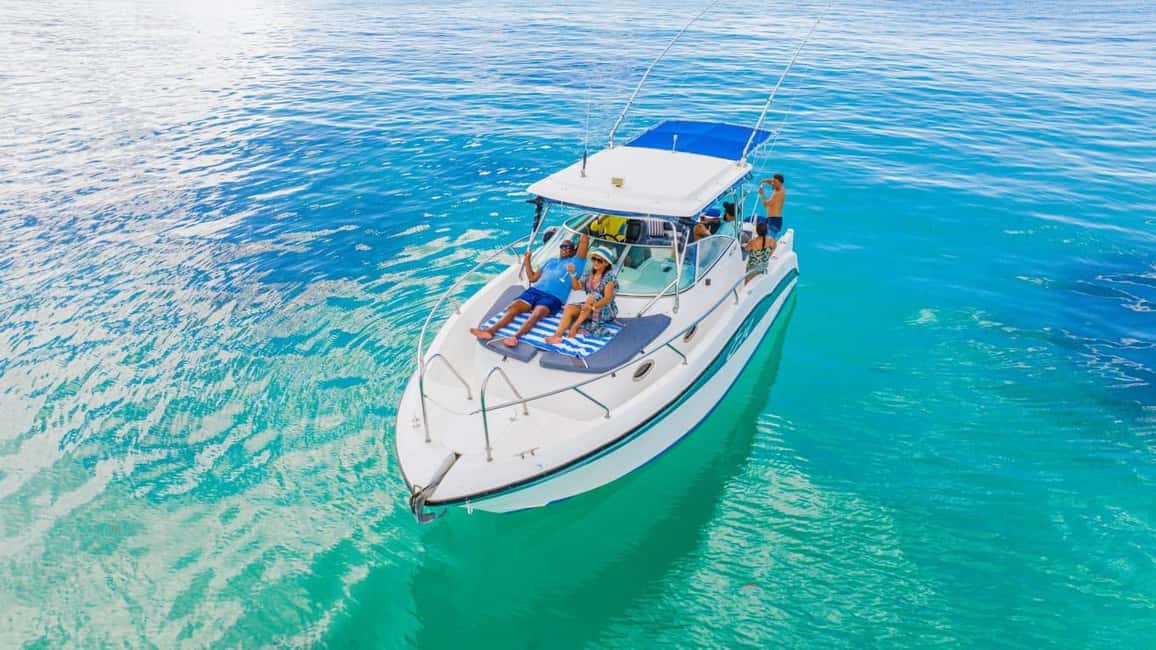 image n.15 of Luxury Private Boat Charter Praslin, Seychelles with BBQ. activity in Praslin Island, uploaded by supplier