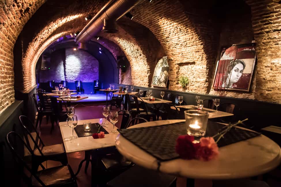Image N°2 de Madrid : La Cueva de Lola Billets pour le spectacle de flamenco avec boisson activité à Madrid, publiée par le prestataire
