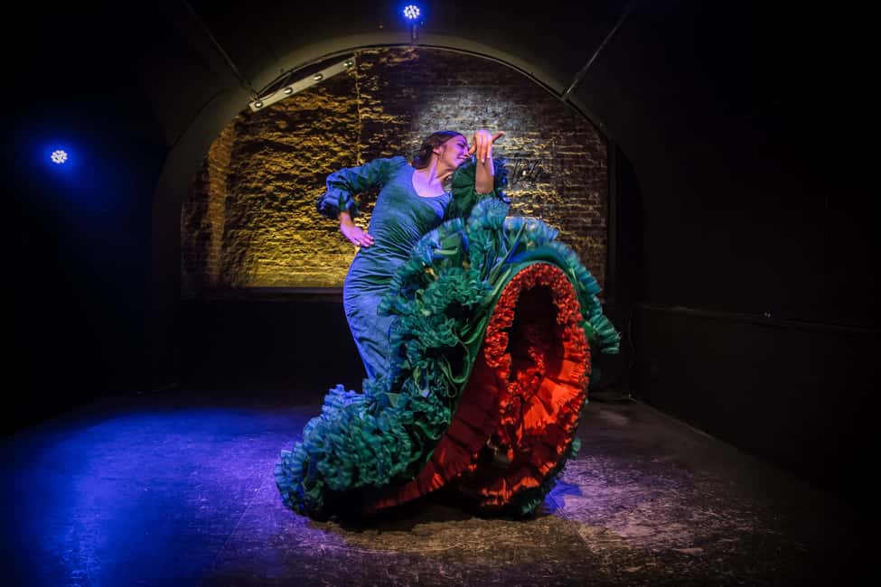 Image N°3 de Madrid : La Cueva de Lola Billets pour le spectacle de flamenco avec boisson activité à Madrid, publiée par le prestataire