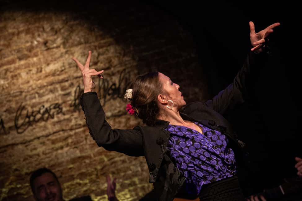 Image N°8 de Madrid : La Cueva de Lola Billets pour le spectacle de flamenco avec boisson activité à Madrid, publiée par le prestataire