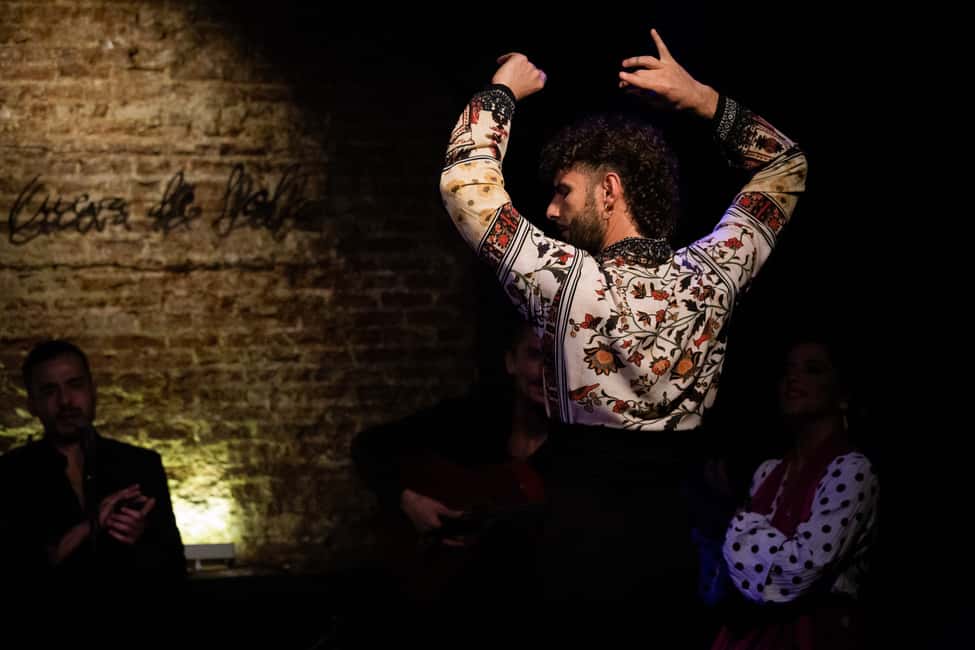 Image N°9 de Madrid : La Cueva de Lola Billets pour le spectacle de flamenco avec boisson activité à Madrid, publiée par le prestataire