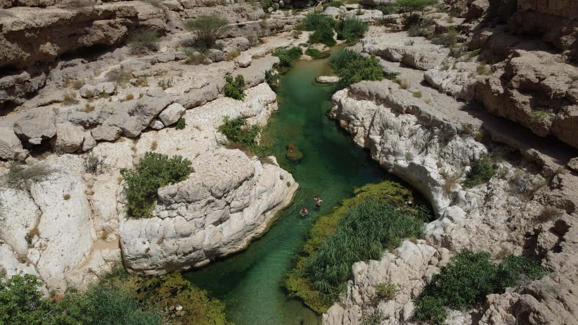 Immagine nº 9 di Da Mascate: tour di un'intera giornata di Wadi Shab e Bimmah Sinkhole attività a Regione al-Sharqiyya, caricata dal fornitore