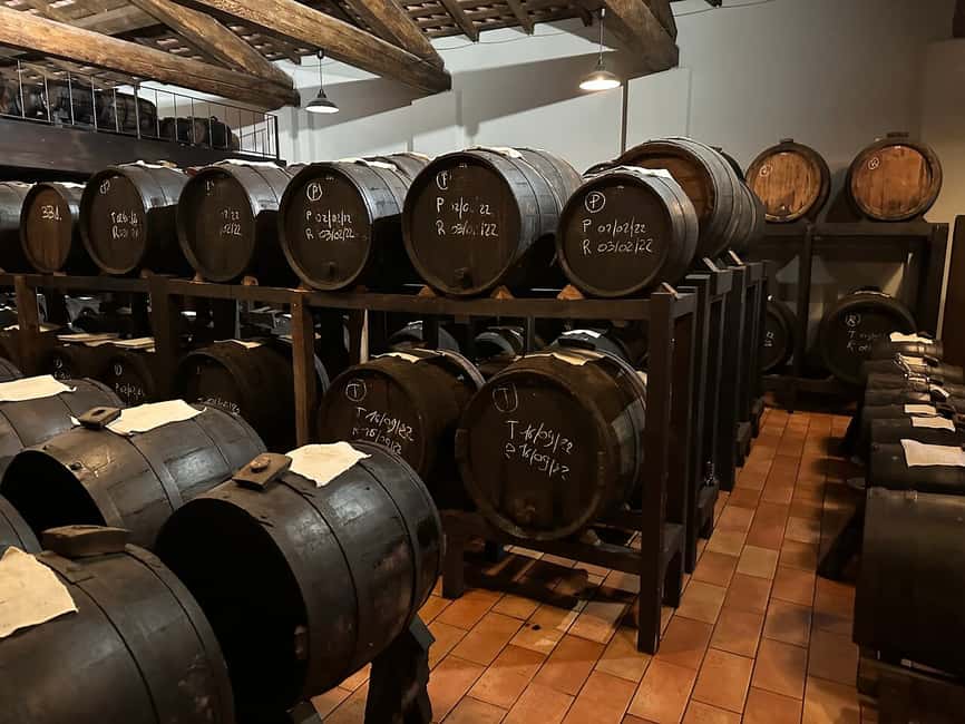 imagem n.3 de Parma: Tour com degustação de queijos, presunto e vinagre balsâmico atividade em Parma, carregada pelo fornecedor