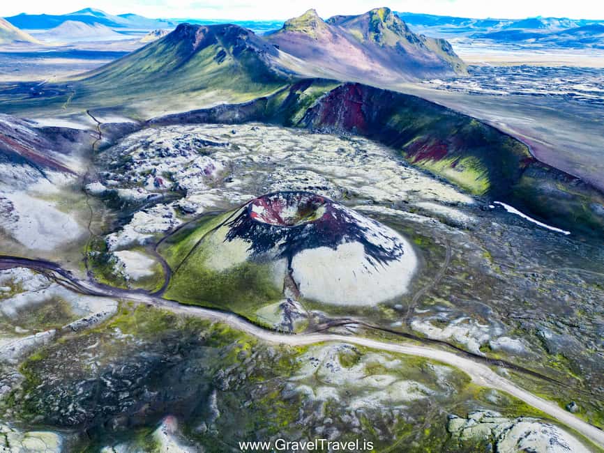 imagen n.º 3 de Desde Reikiavik: excursión de un día a Landmannalaugar en un 4x4. actividad en Suðurland, subida por el proveedor