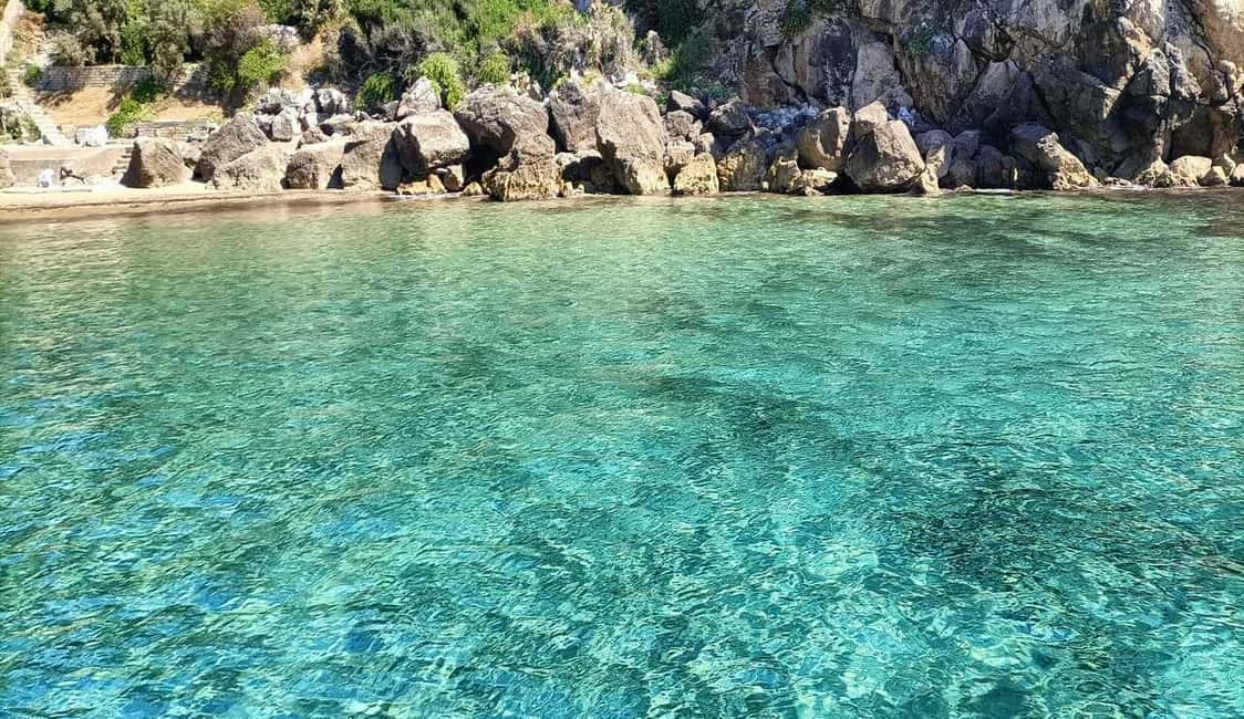 Immagine nº 22 di Sperlonga: Crociera in barca alla Grotta Azzurra con bagno attività a Sperlonga, caricata dal fornitore