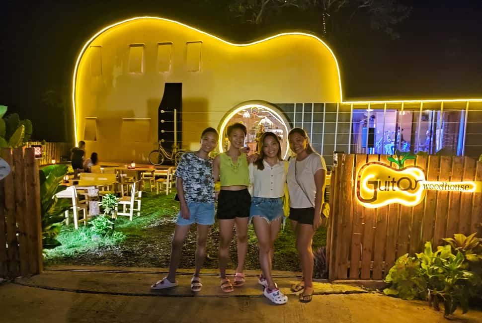 imagem n.6 de Ilha de Panglao Bohol: Pub Crawl de Alona Beach com bebidas atividade em Visayas, carregada pelo fornecedor