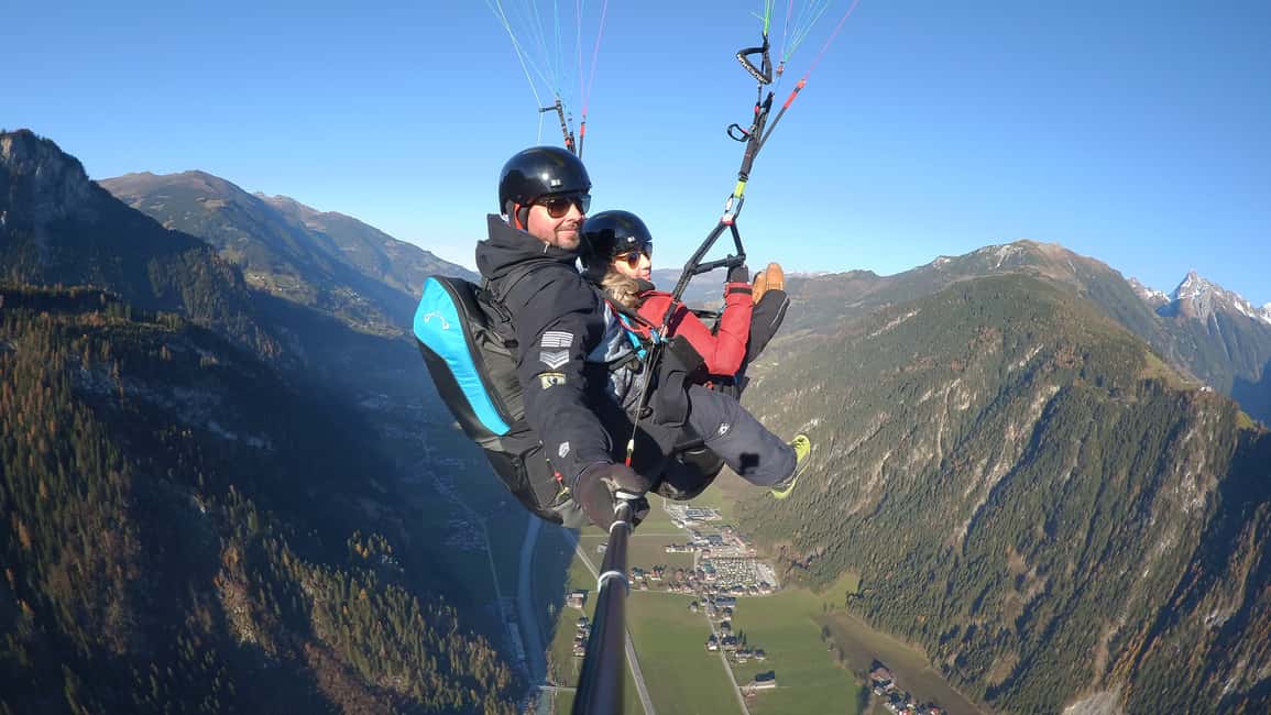 Bild Nr. 1 von Mayrhofen: Privater Paragliding-Flug – alle Niveaus – Freiheit pur Aktivität in Tirol, hochgeladen vom Anbieter
