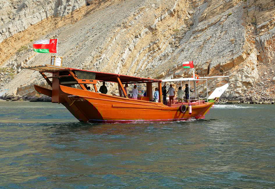 Immagine nº 1 di Da Khasab: Tour di mezza giornata di snorkeling con osservazione dei delfini attività a Mascate, caricata dal fornitore