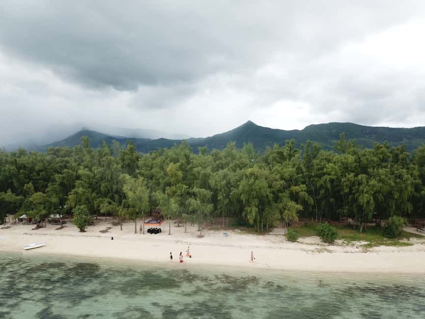 image n.6 of Île aux Bénitiers: Snorkeling w/Dolphins Boat Tour & Lunch activity in Mauritius, uploaded by supplier
