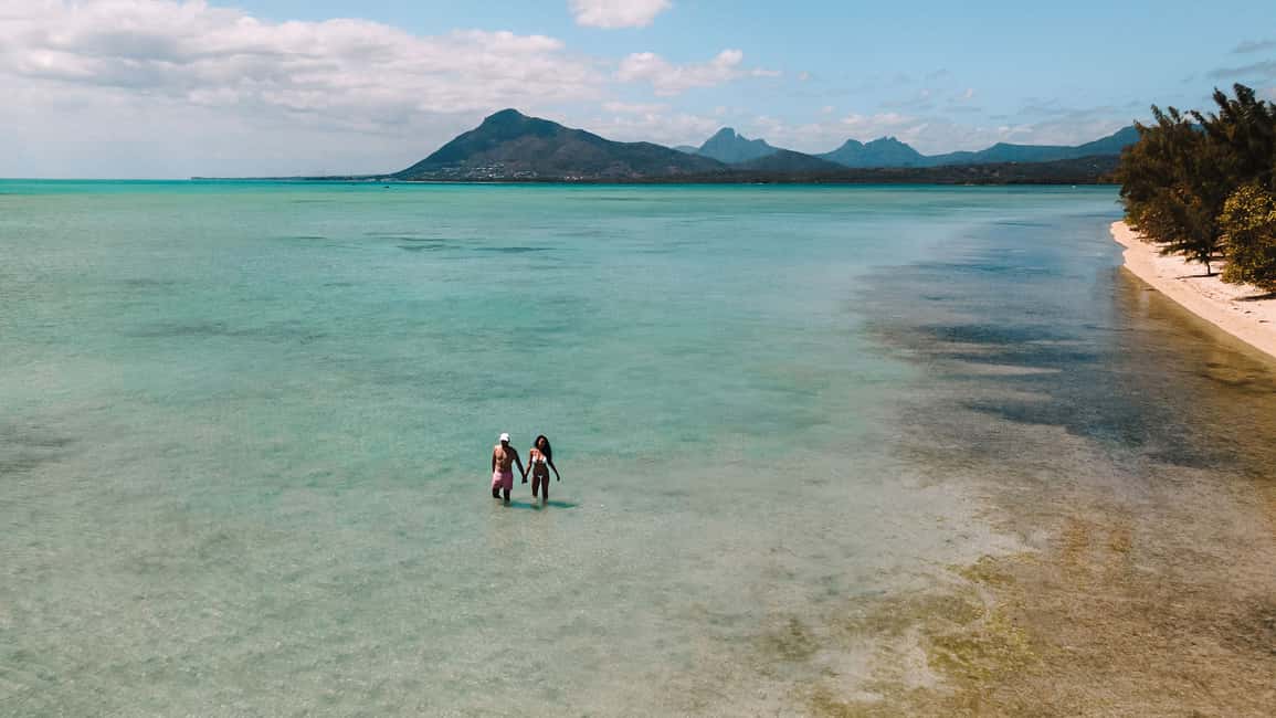 image n.7 of Île aux Bénitiers: Snorkeling w/Dolphins Boat Tour & Lunch activity in Mauritius, uploaded by supplier