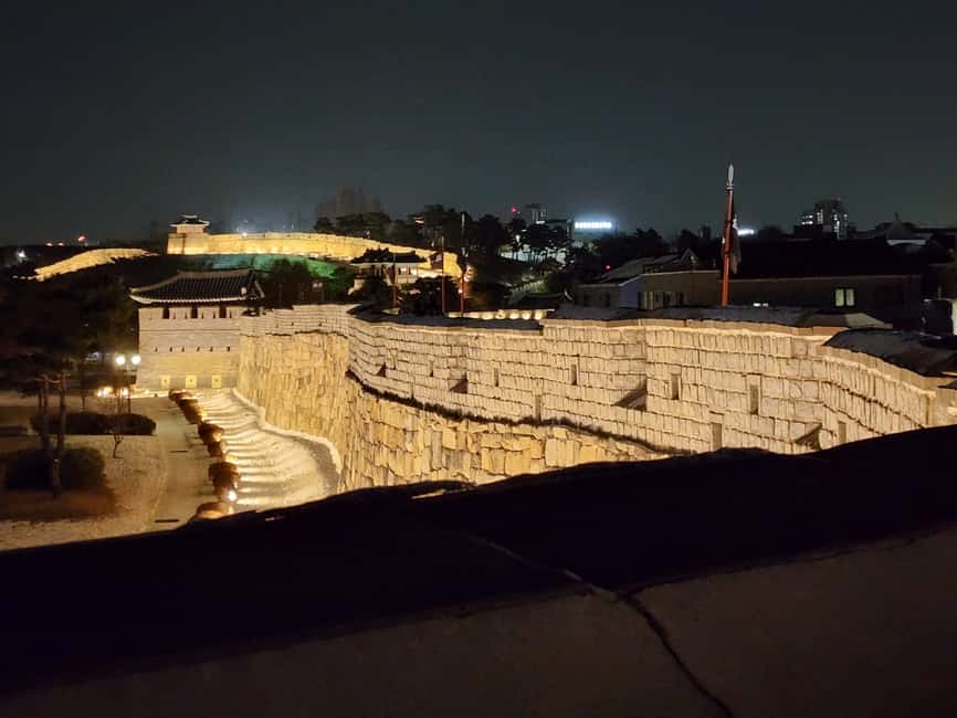 image n.10 of From Seoul: Evening Tour to UNESCO Suwon Hwaseong Fortress activity in Suwon, uploaded by supplier