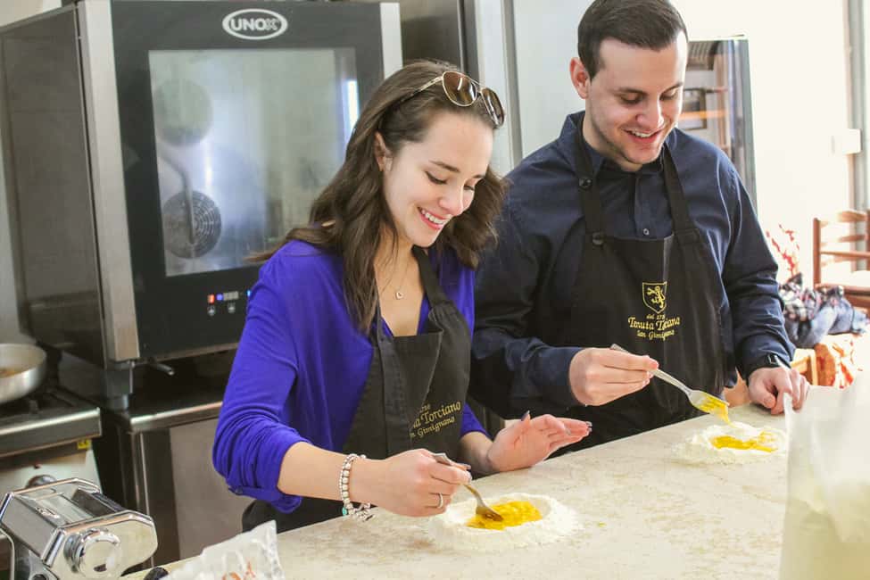Immagine nº 2 di Corso di cucina sulla preparazione della pasta e degustazione di vini attività a San Gimignano, caricata dal fornitore