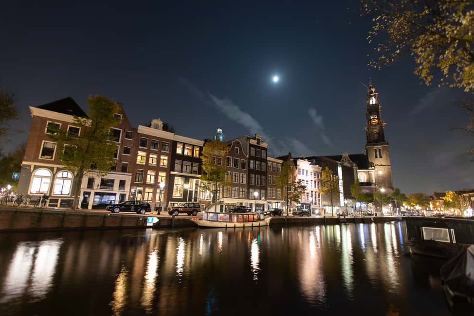 Image N°10 de Amsterdam : Croisière sur les canaux en soirée avec bar (ouvert) à bord activité à Amsterdam, publiée par le prestataire