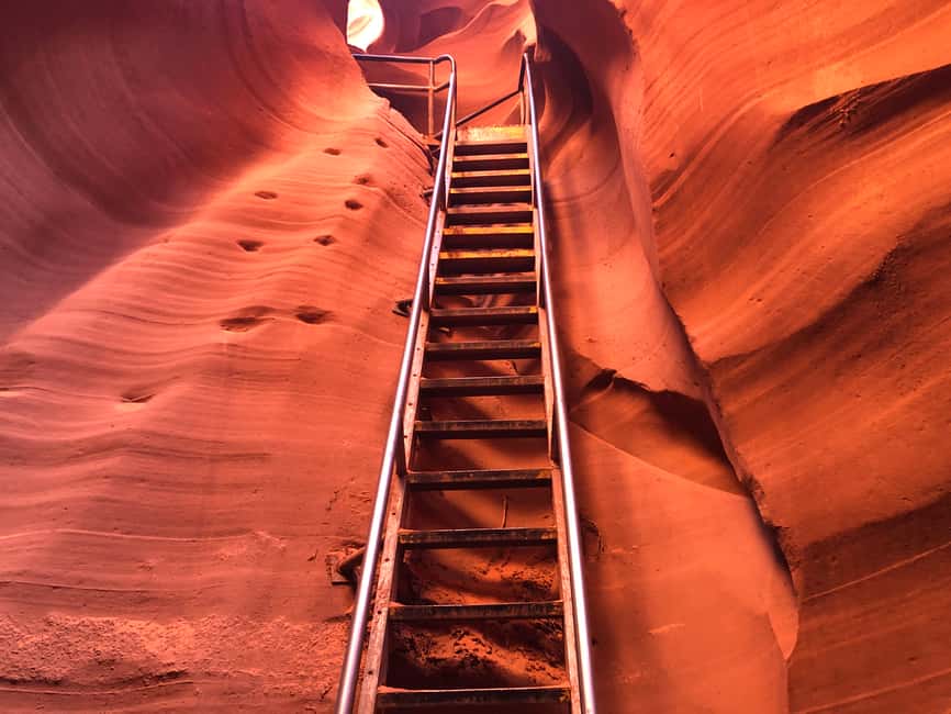 Bild Nr. 3 von Page: Tour durch den Lower Antelope Canyon mit geschultem Navajo-Guide Aktivität in Arizona, hochgeladen vom Anbieter