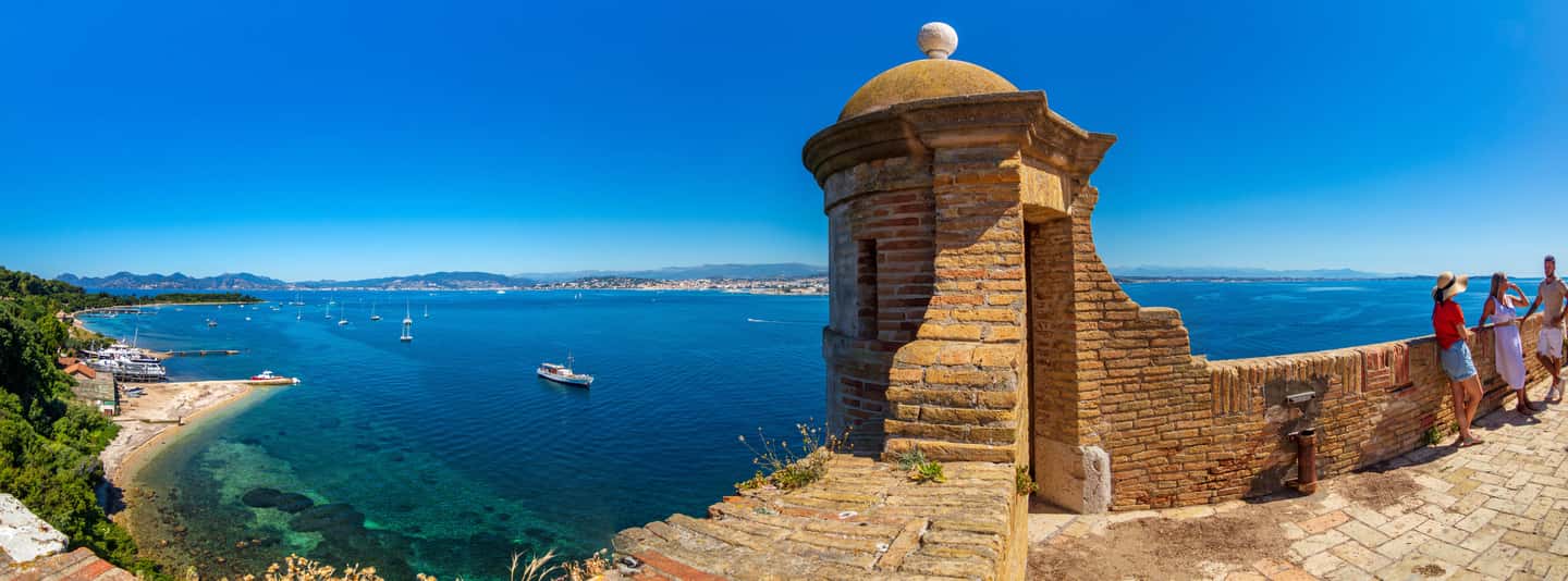 Cannes içindeki Cannes'dan: Ste. Marguerite Adası'na Gidiş-Dönüş Feribot etkinliğinin tedarikçi tarafından yüklenen 14 no'lu görseli