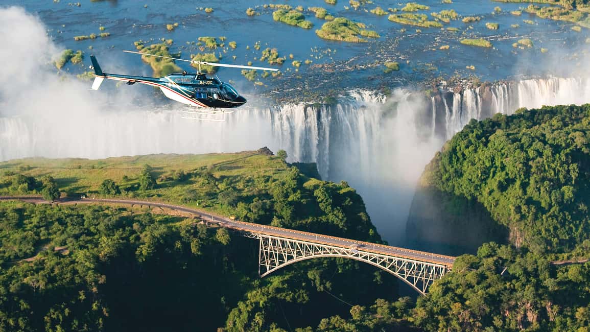 imagen n.º 3 de Cataratas Victoria: Vuelo panorámico en helicóptero sobre las cataratas Victoria actividad en Victoria Falls Town, subida por el proveedor