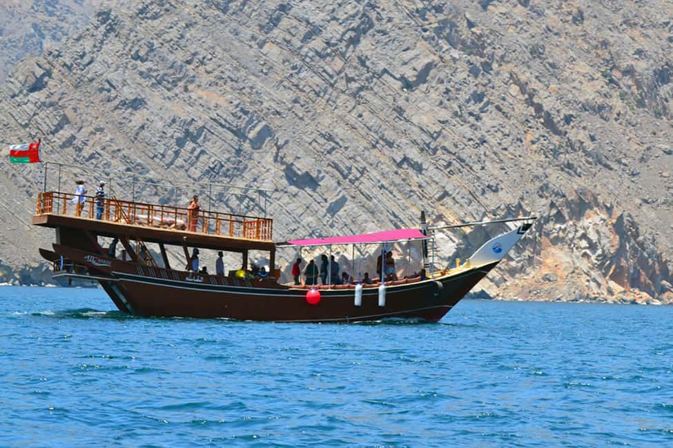 Immagine nº 7 di Khasab: Osservazione dei delfini, Snorkeling con attrezzatura e Pranzo attività a Mascate, caricata dal fornitore