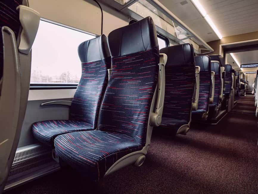 Immagine nº 3 di Londra: transfer in treno Express da/per l'aeroporto di Londra Stansted attività a Londra, caricata dal fornitore