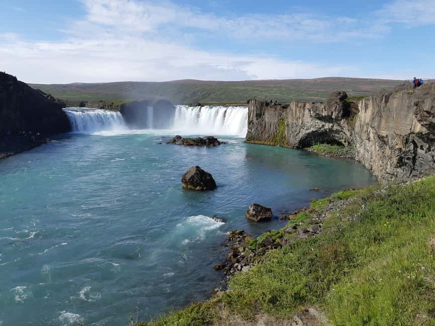 imagen n.º 2 de Desde Akureyri: Godafoss y el lago Myvatn actividad en Reykjahlid, subida por el proveedor