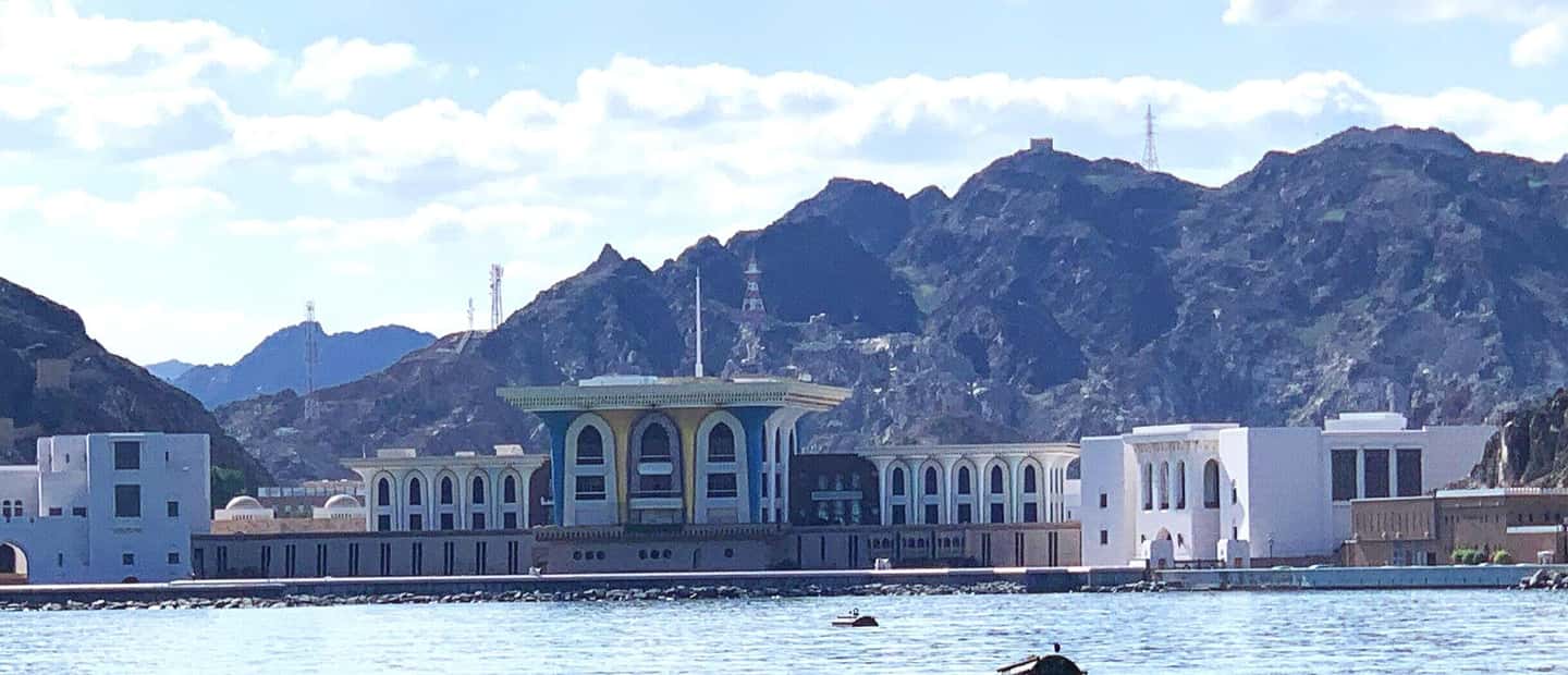 Immagine nº 4 di Muscat: gita in barca sulla costa e al tramonto attività a Mascate, caricata dal fornitore