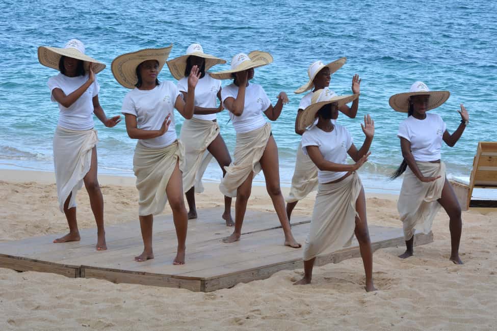 imagem n.6 de Ocho Rios: Bamboo Beach Club e Dunn's River Falls atividade em Condado de Cornwall, carregada pelo fornecedor