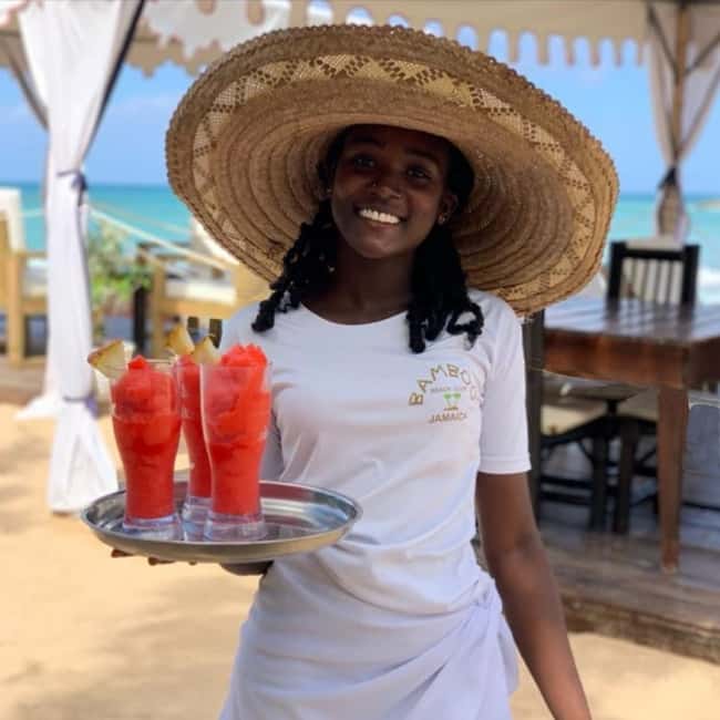 imagem n.8 de Ocho Rios: Bamboo Beach Club e Dunn's River Falls atividade em Condado de Cornwall, carregada pelo fornecedor