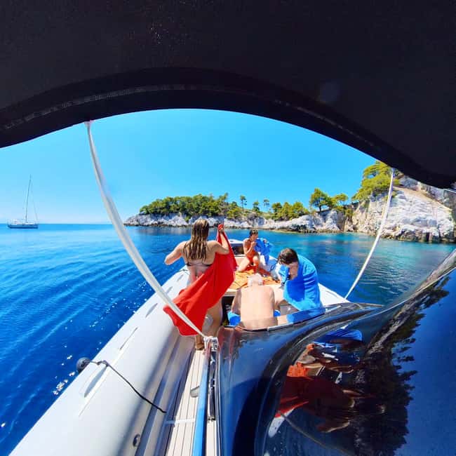 imagen n.º 4 de Skiathos: Crucero privado en lancha rápida por la isla de Skopelos actividad en Tesalia, subida por el proveedor