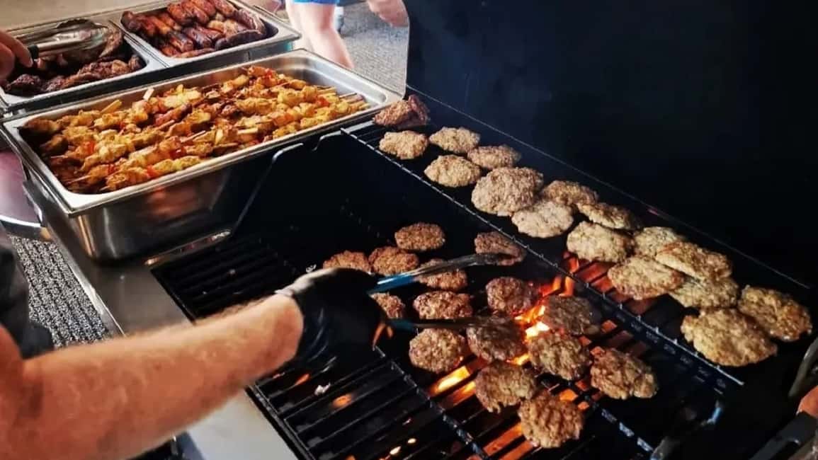 Image N°11 de Paphos : Croisière au coucher du soleil avec barbecue, baignade et kayak activité à Paphos, publiée par le prestataire