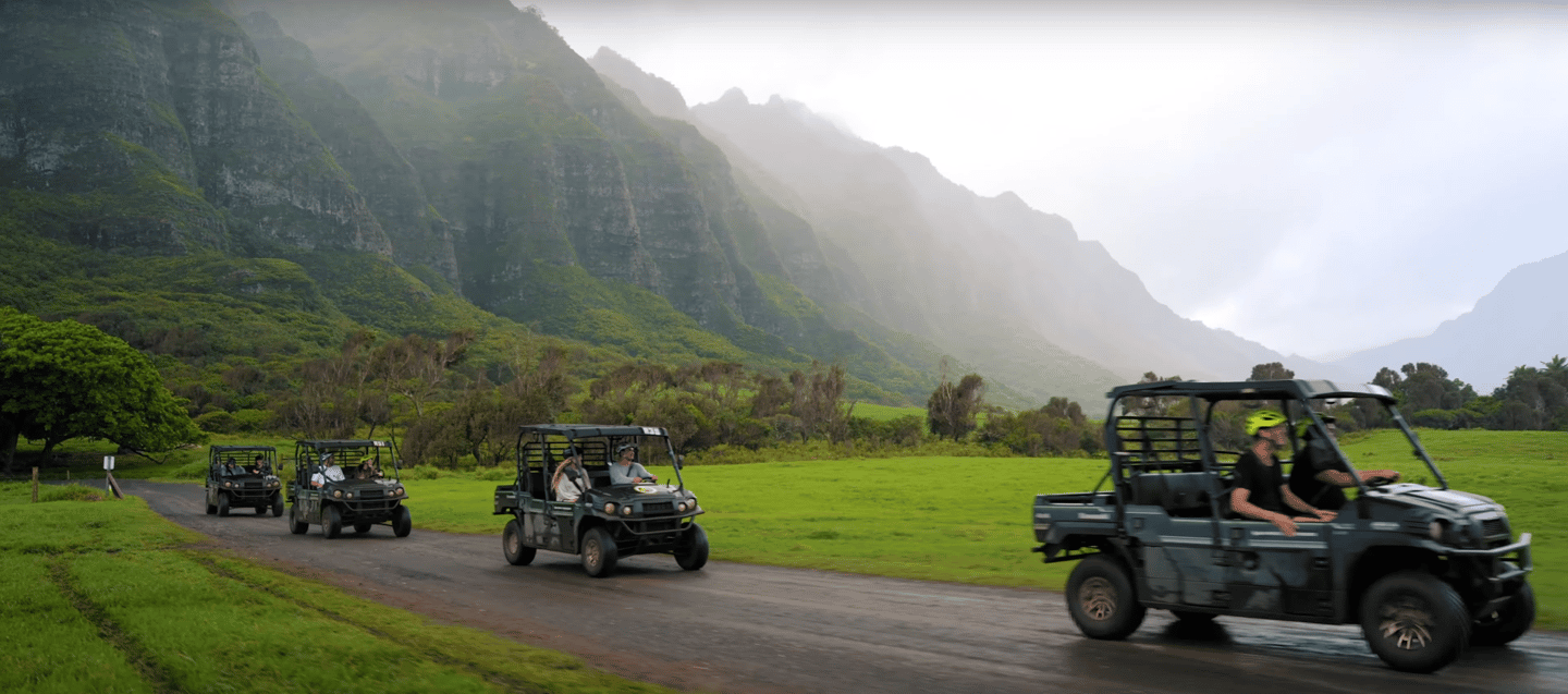 Immagine nº 1 di Kaneohe: tour guidato UTV del Kualoa Ranch attività a Kaneohe, caricata dal fornitore