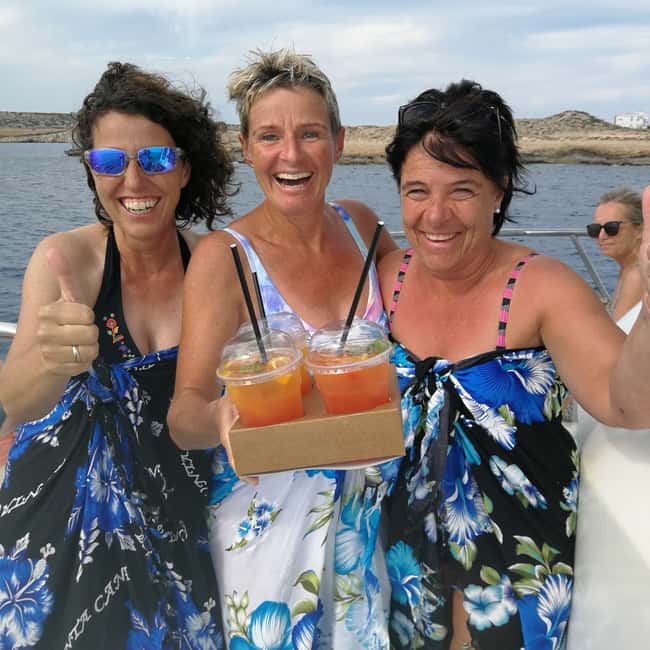 Image N°13 de Ayia Napa : croisière dans le lagon bleu et à Turtle Cove avec déjeuner activité à Ayia Napa, publiée par le prestataire