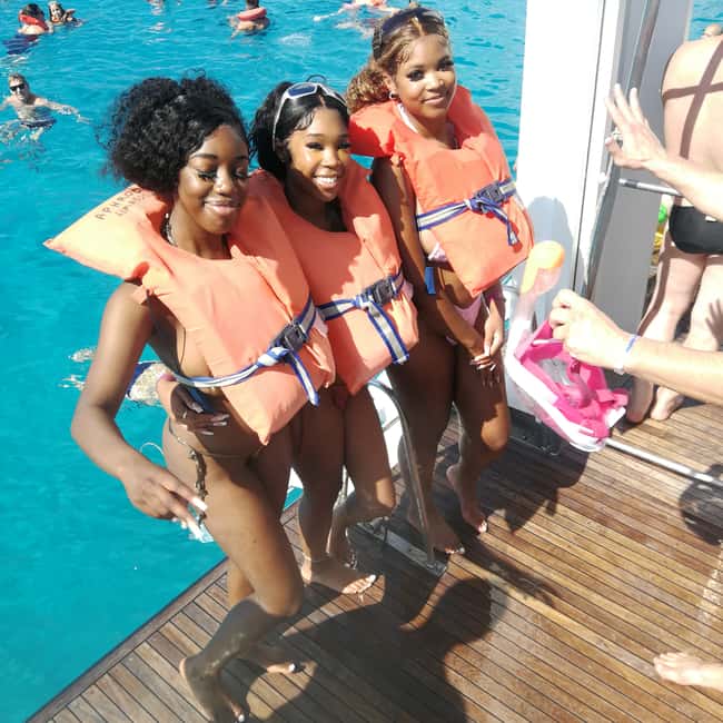 Image N°18 de Ayia Napa : croisière dans le lagon bleu et à Turtle Cove avec déjeuner activité à Ayia Napa, publiée par le prestataire