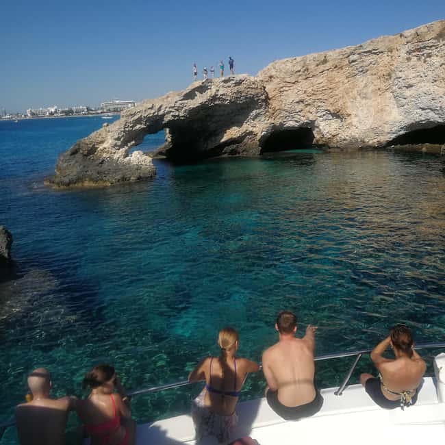 Image N°20 de Ayia Napa : croisière dans le lagon bleu et à Turtle Cove avec déjeuner activité à Ayia Napa, publiée par le prestataire