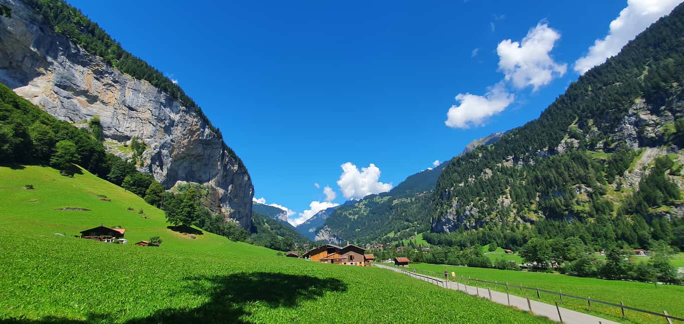 imagen n.º 6 de Desde Zúrich: Excursión de 7 días a Ginebra con entradas y alojamiento actividad en Interlaken, subida por el proveedor