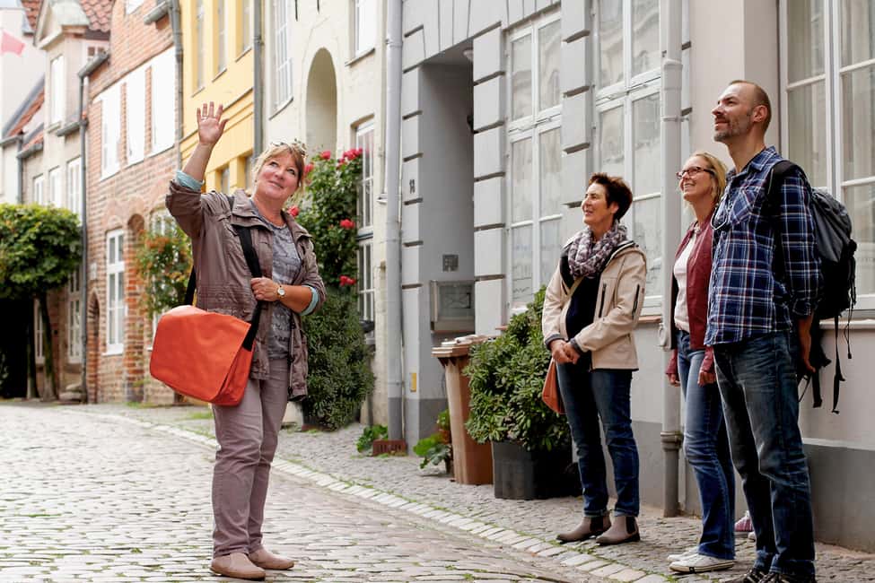 Bild Nr. 3 von Lübeck: Unterhaltsame Tour durch verborgene Höfe Aktivität in Lübeck, hochgeladen vom Anbieter