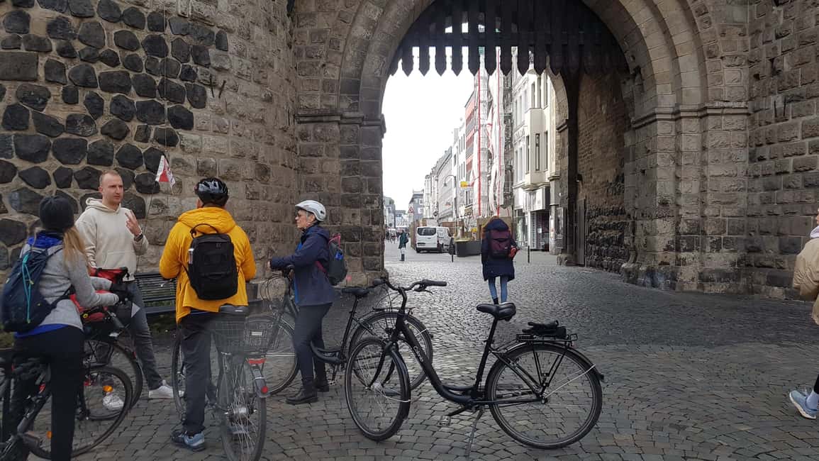 imagem n.6 de Colónia: Tour guiado de 3 horas em bicicleta atividade em Colônia, Alemanha, carregada pelo fornecedor