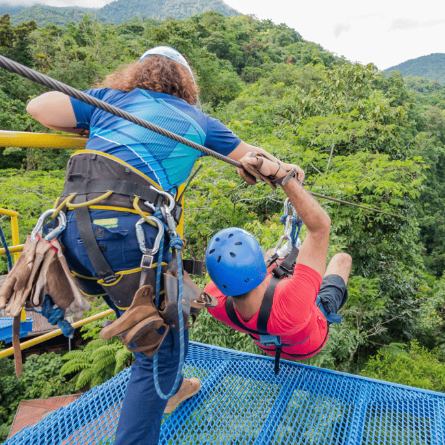 bild nr.5 av La Fortuna: 12 Zip Lines i trädkronorna och guidad skogsvandring aktivitet i Alajuelaprovinsen, uppladdad av arrangören