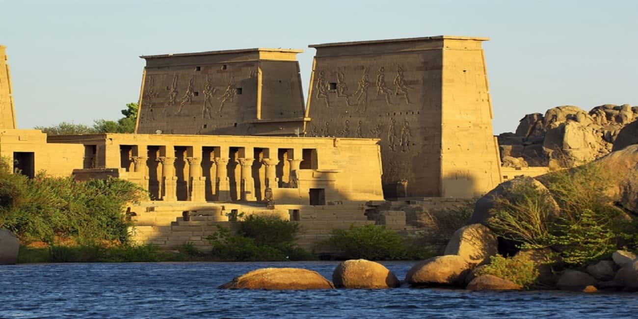 imagem n.2 de De Aswan: Tour guiado particular do Templo de Philae com entrada atividade em Assuão, carregada pelo fornecedor