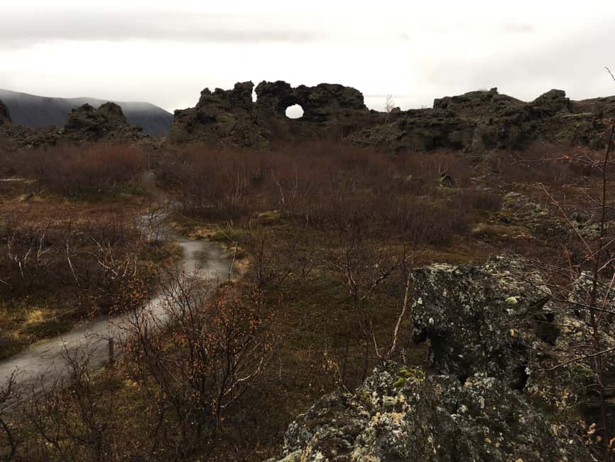 imagen n.º 4 de Desde Akureyri: excursión de un día en crucero por el lago Mývatn y Godafoss actividad en Akureyri, subida por el proveedor