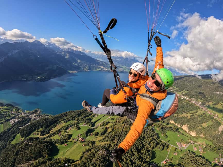 Immagine nº 2 di Interlaken: Volo in parapendio tandem con pilota attività a Interlaken, caricata dal fornitore